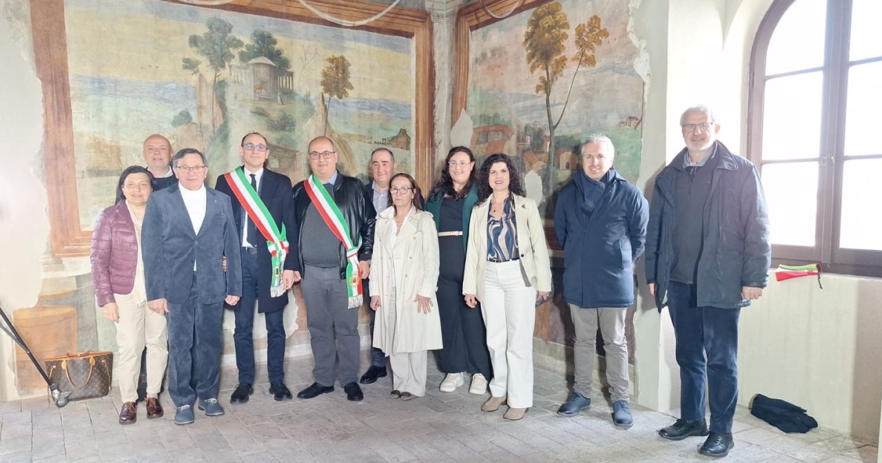 Restauri al Castello Albani: inaugurazione della Sala delle Quattro Stagioni e lacerti del cortile