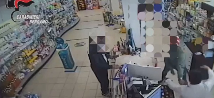 Rapina a Romano di Lombardia: arrestato un 37enne dopo due colpi in farmacia