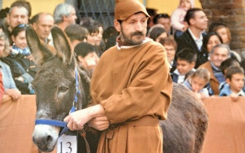 Addio a Giacomo Moioli, storico fantino del Palio dei Cantù