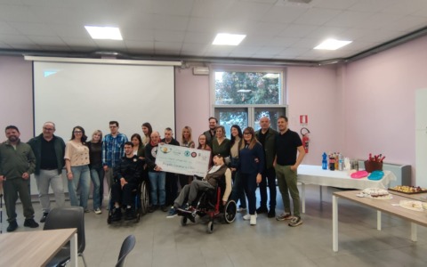 Cinquemila euro donati da commercianti e “Fermento Festival” a “SFA STD” e “Casa dei Colori”