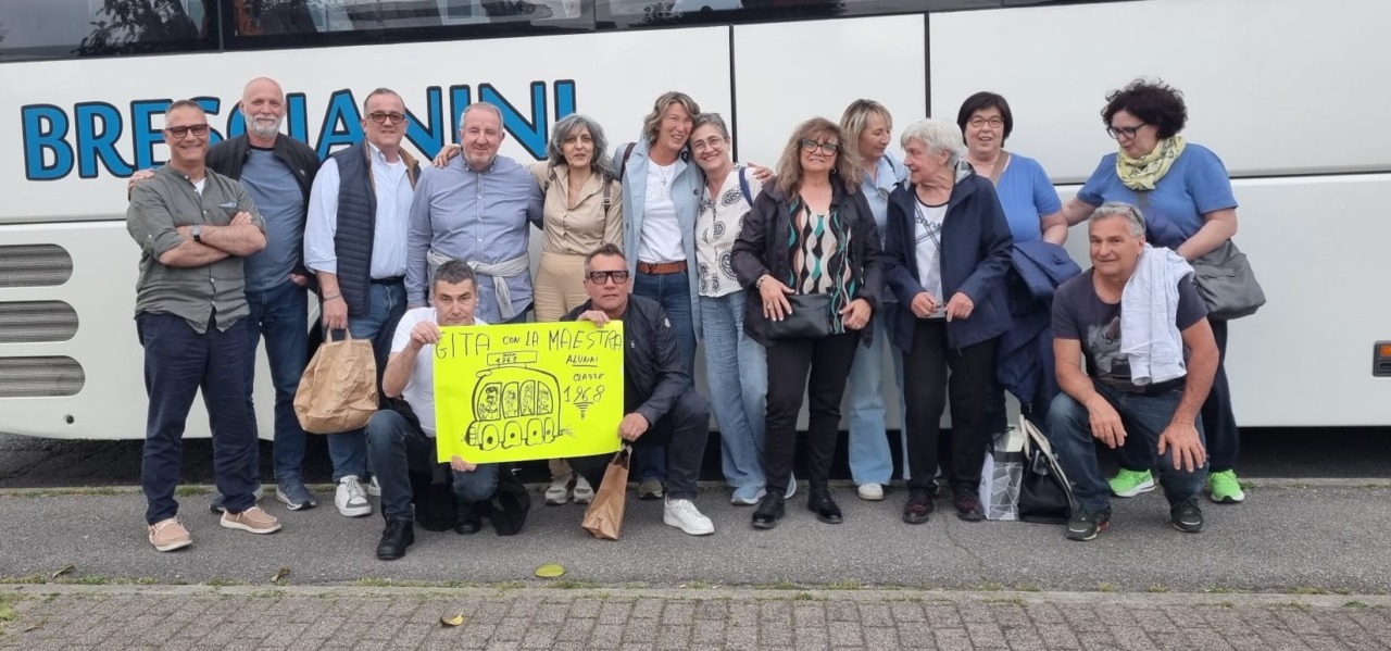 Il viaggio nel tempo della 5ª B del 1968 della Pascoli di Romano con la maestra Paleari