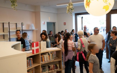 Inaugurata la biblioteca comunale di Ghisalba, un progetto innovativo ispirato agli aeroporti