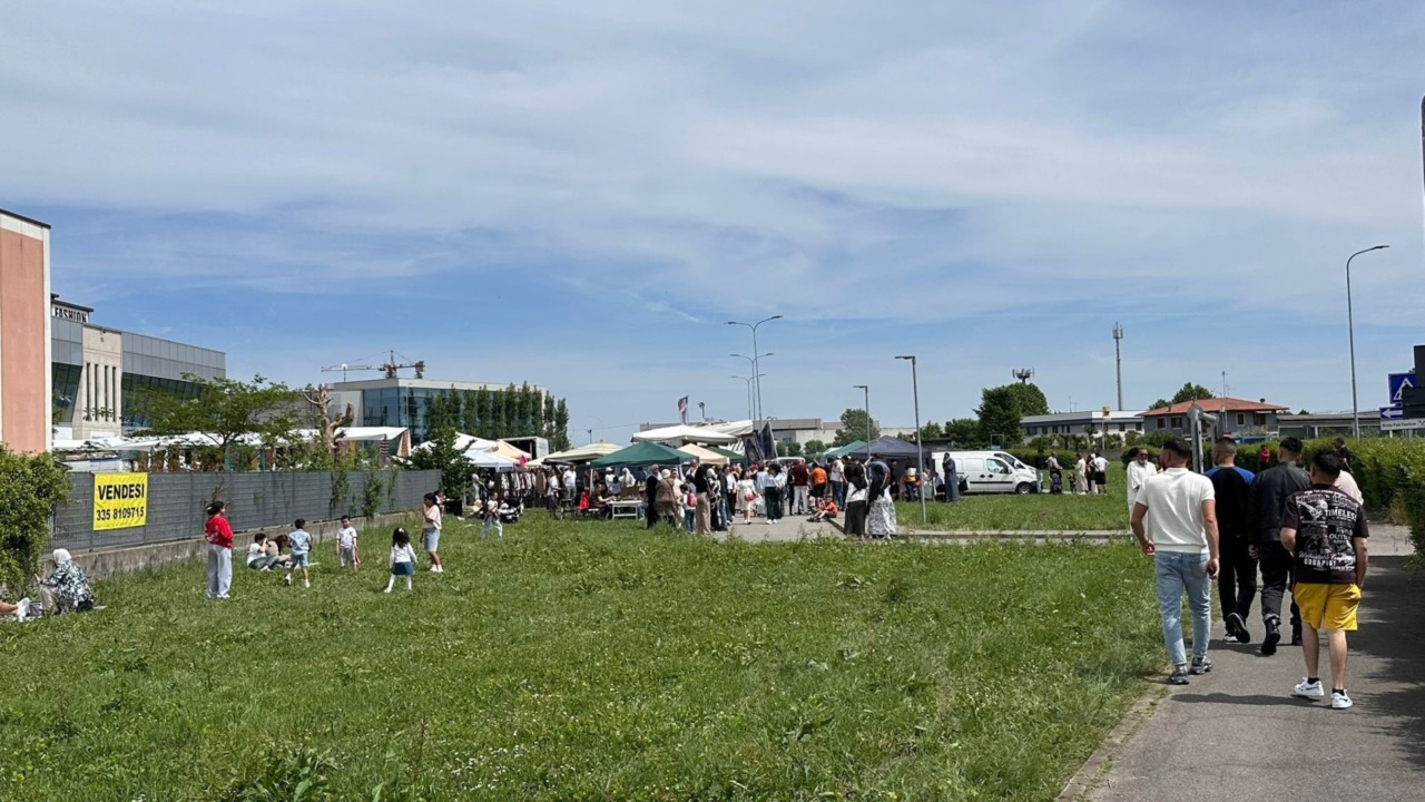 Mercato non autorizzato ad Antegnate, il sindaco interviene: “Mancano i titoli abilitativi”