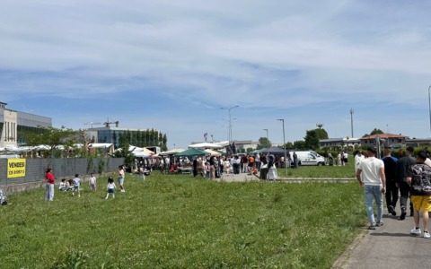 Mercato non autorizzato ad Antegnate, il sindaco interviene: “Mancano i titoli abilitativi”