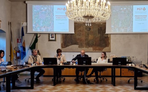 Presentata la nuova Variante Generale al PGT con un taglio del 50% del consumo di suolo