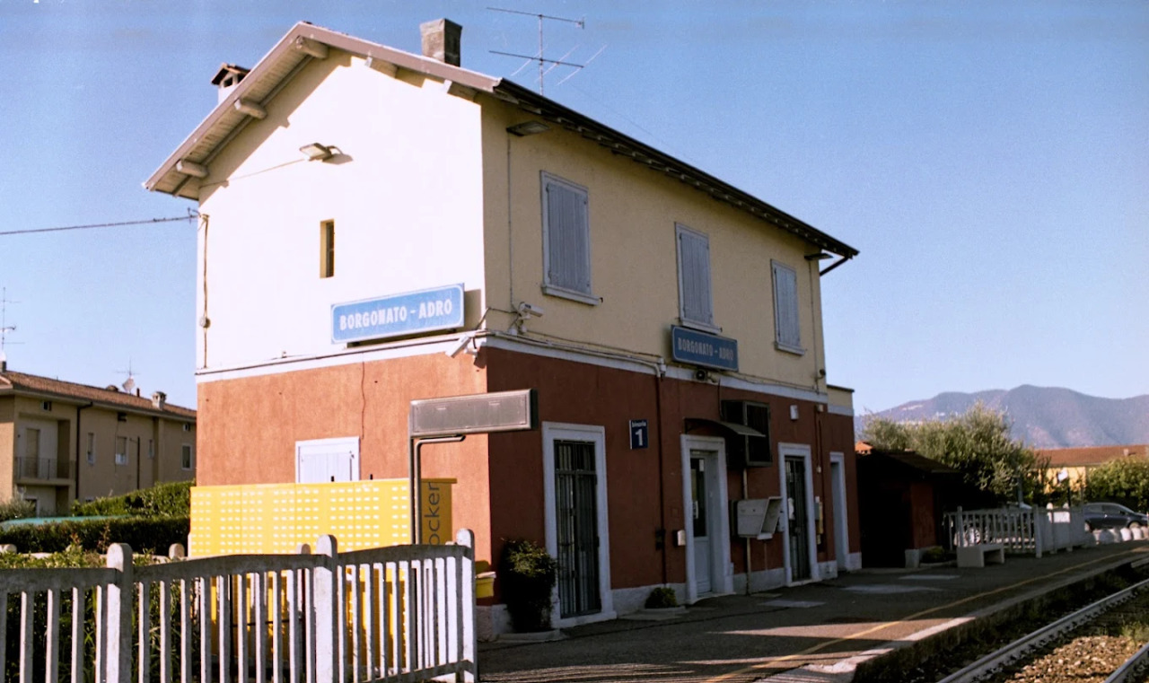 Rissa tra giovani sul treno Edolo-Brescia: sei ragazzi di Fontanella denunciati