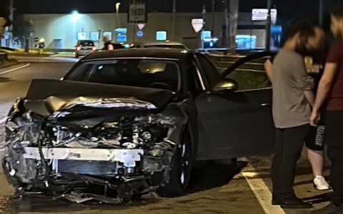 Tre ragazzi illesi dopo un incidente stradale in via Milano