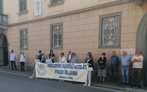 “Un decesso sul lavoro ogni tre giorni in Lombardia: è tempo di agire”