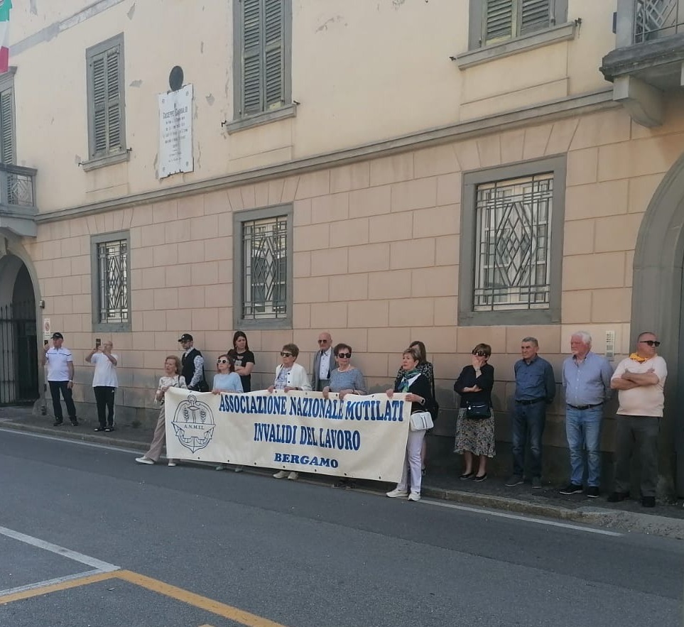“Un decesso sul lavoro ogni tre giorni in Lombardia: è tempo di agire”