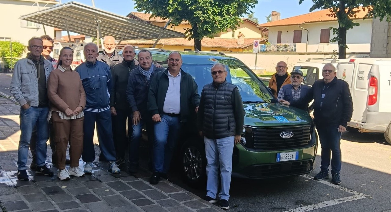 Un furgone per il trasporto sociale a Urgnano