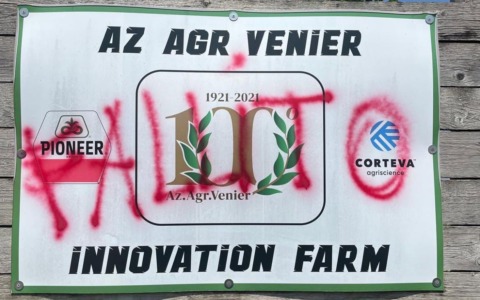 Atti vandalici contro l’Azienda Agricola Venier: imbrattata l’insegna, la comunità si mobilita