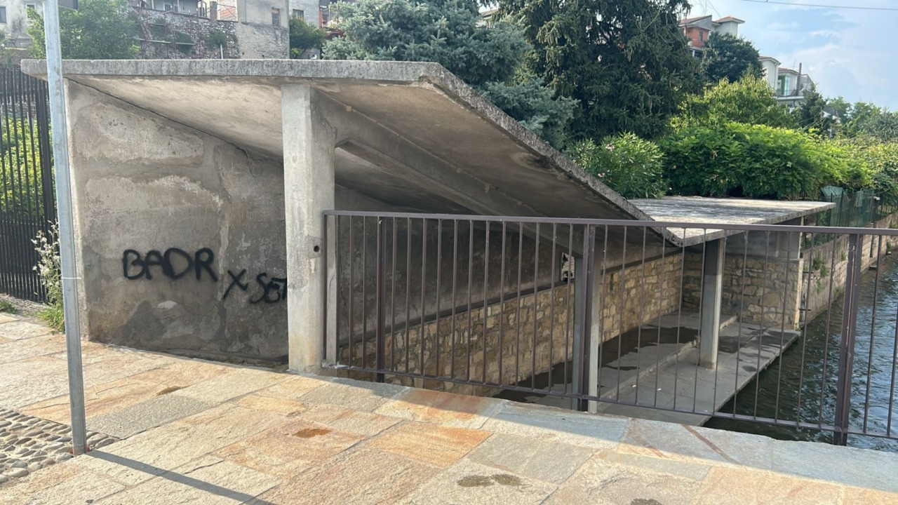 Identificato il minore autore della scritta in memoria di Badr al Santuario dei Campiveri di Cividate