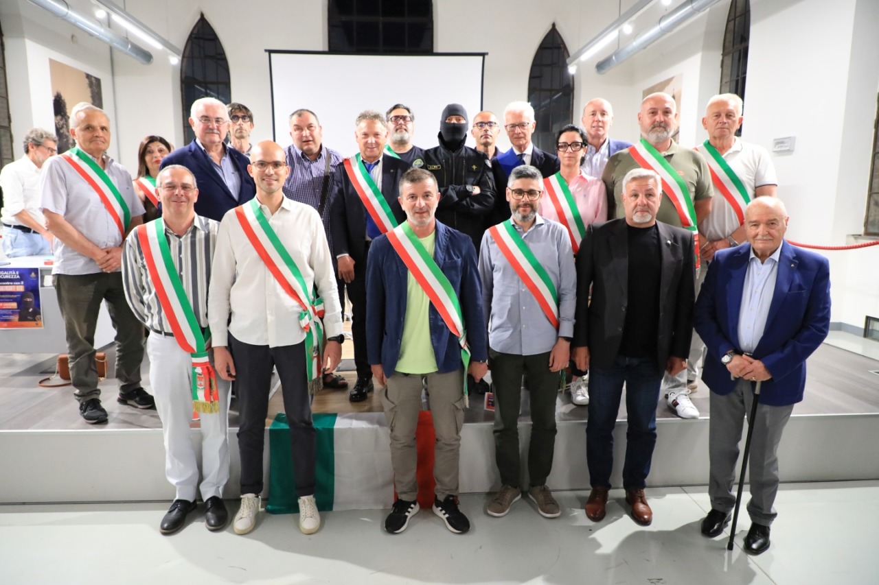 Il Comandante Alfa incontra la comunità per discutere di sicurezza e legalità