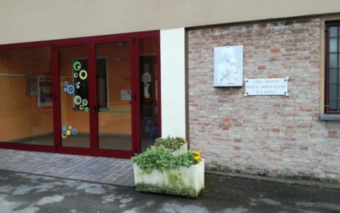 La maestra Antonella saluta la scuola dell’infanzia di Sola dopo trent’anni di dedizione
