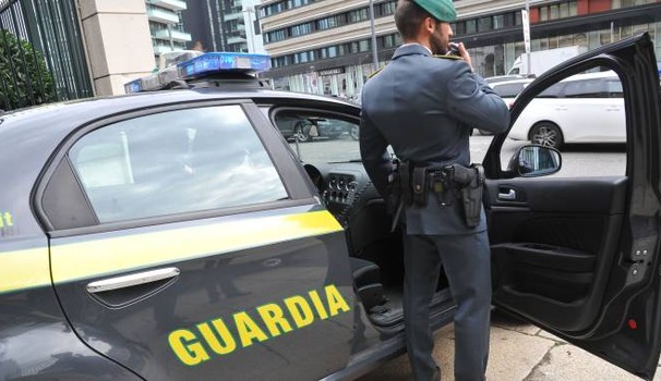 Scoperta una rete di estorsione tra operai bengalesi nella Bassa bergamasca