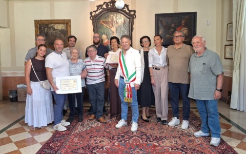 Il Comune celebra le botteghe storiche premiate da Regione Lombardia