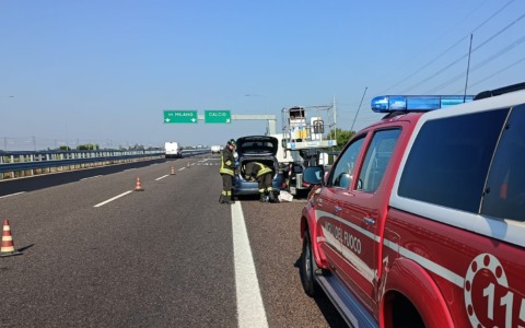 Scontro sull’autostrada Brebemi a Calcio, ferita una giovane di 32 anni